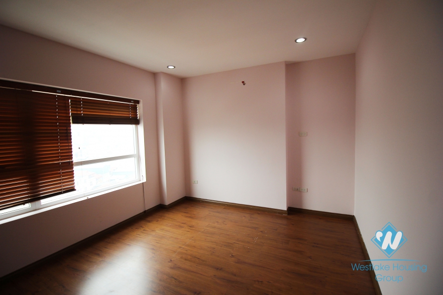 Perfect and good quality apartment with 3 bedrooms for rent in Xuan Thuy st, Cau giay district. 